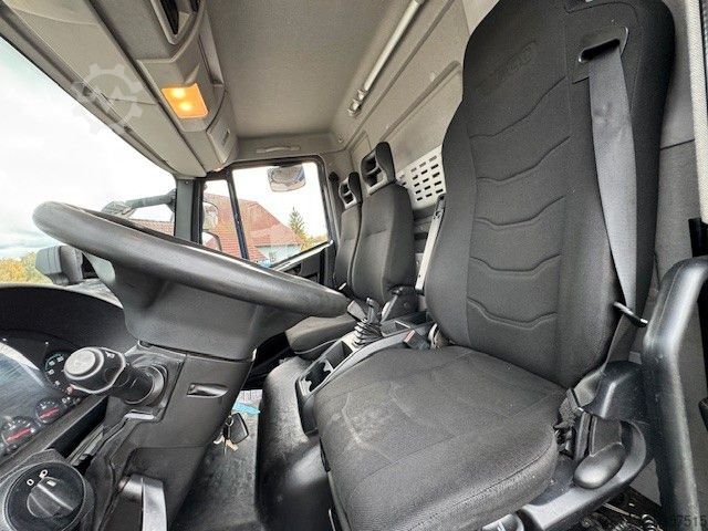 Box truck IVECO ML160E25/P E6C Klima Koffer 8,49 mtr.