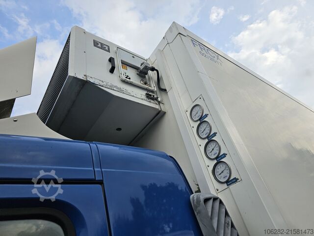 Kühlkoffer-LKW Volvo FM330 Multizone Lenk u. Kühlkoffer