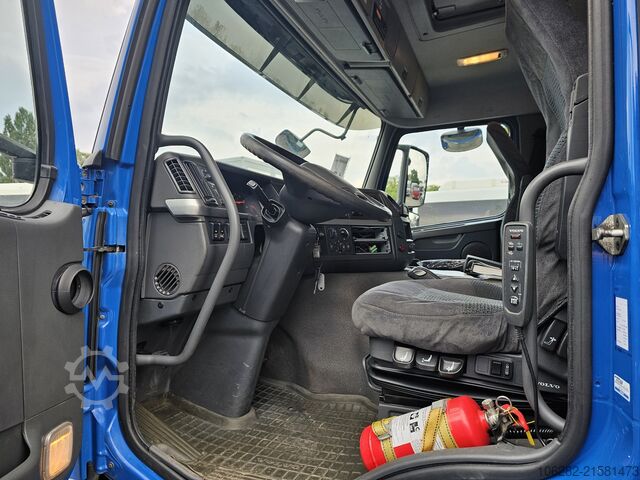 Kühlkoffer-LKW Volvo FM330 Multizone Lenk u. Kühlkoffer