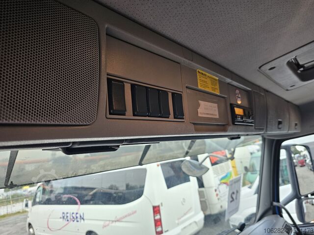 Kühlkoffer-LKW Volvo FM330 Multizone Lenk u. Kühlkoffer