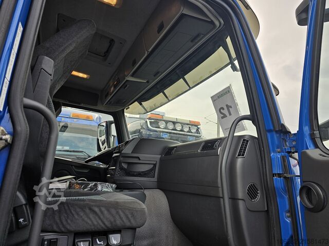 Kühlkoffer-LKW Volvo FM330 Multizone Lenk u. Kühlkoffer