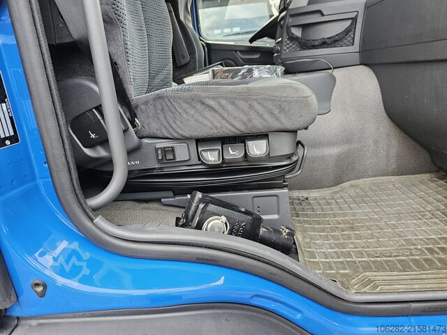 Kühlkoffer-LKW Volvo FM330 Multizone Lenk u. Kühlkoffer