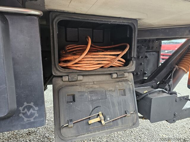 Kühlkoffer-LKW Volvo FM330 Multizone Lenk u. Kühlkoffer