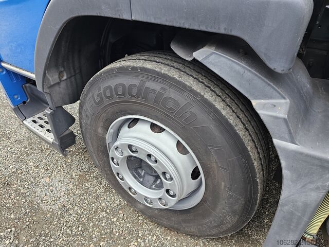 Kühlkoffer-LKW Volvo FM330 Multizone Lenk u. Kühlkoffer