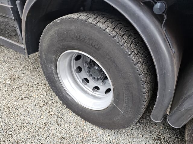 Kühlkoffer-LKW Volvo FM330 Multizone Lenk u. Kühlkoffer