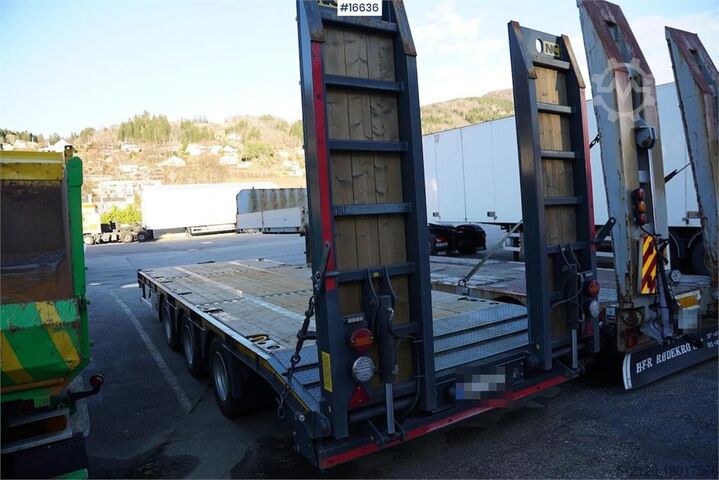 Low loader NC 3 axle machine trailer that is little used