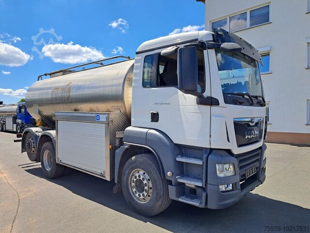 Tanker truck MAN TGS 26.420 6x2 Wasserträgerfahrzeug