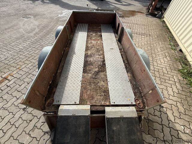 Car trailer  Köper Anhänger mit Verladerampen / TÜV 01/28