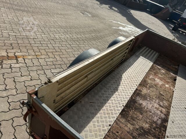 Car trailer  Köper Anhänger mit Verladerampen / TÜV 01/28
