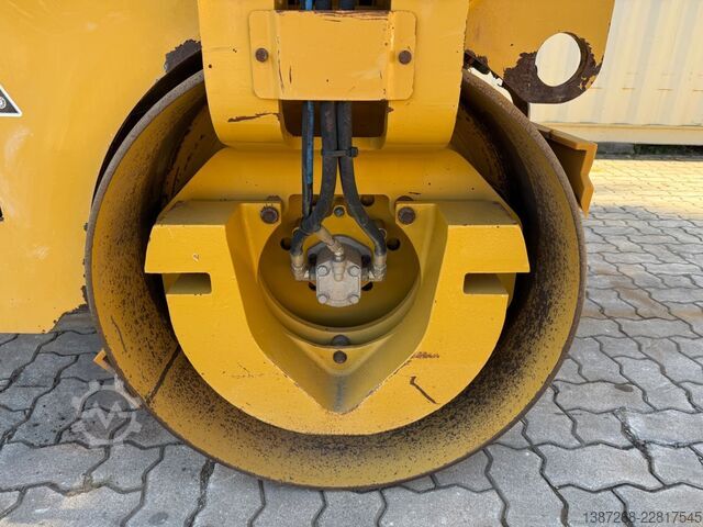 Walzenzug CATERPILLAR CB34B / 2018 BJ / 1.244 Stunden / 4.3 Tonnen