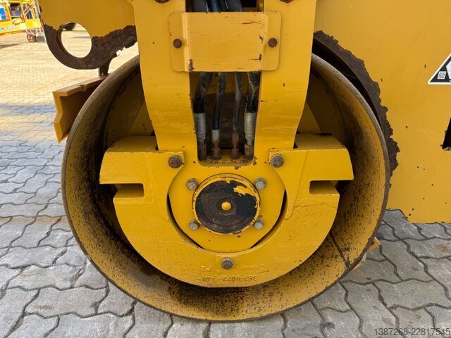 Walzenzug CATERPILLAR CB34B / 2018 BJ / 1.244 Stunden / 4.3 Tonnen