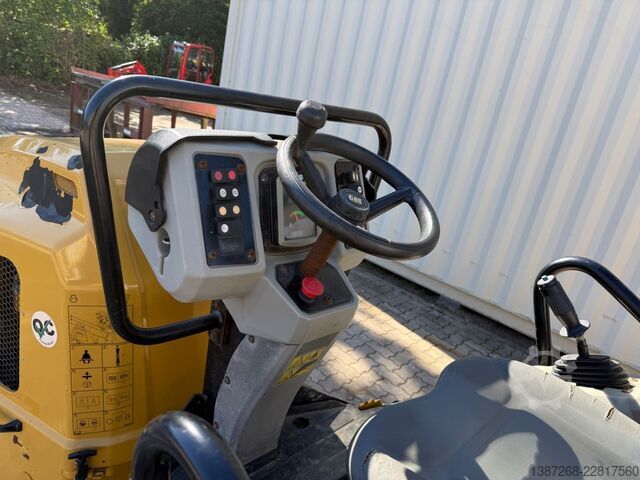 Single drum roller CATERPILLAR CB2.7 / 2018 BJ / 845 H / 2.5 Tonnen