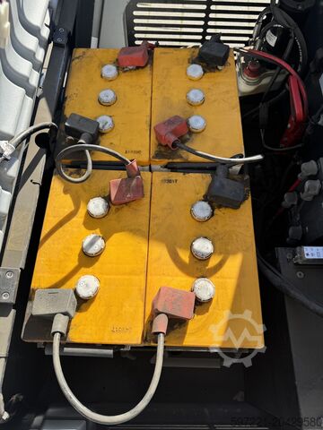 Handgeführte Kehrmaschine Nilfisk SW 4000 Aufstitzkehrmaschine