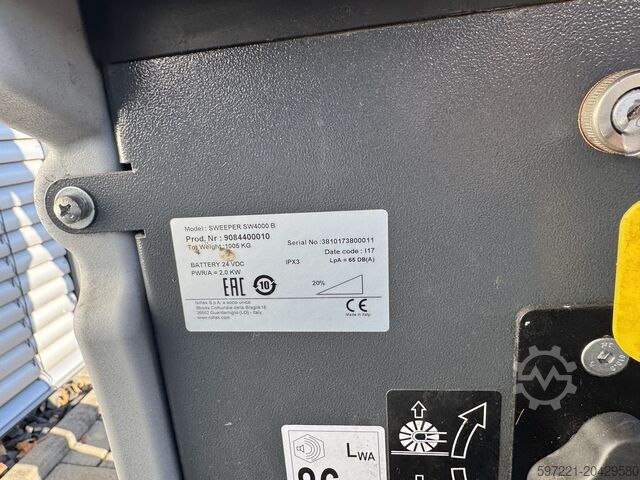 Ride On Sweeper Nilfisk SW 4000 Aufsitzkehrmaschine