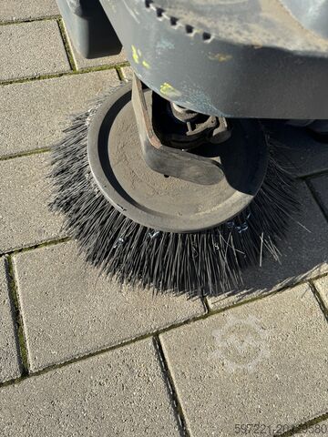Ride On Sweeper Nilfisk SW 4000 Aufsitzkehrmaschine