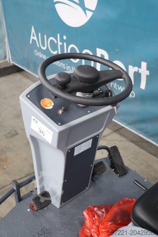 Aufsitz-Vakuumkehrmaschine [div] Westfield S1250 Aufsitzkehrmaschine Neugerät