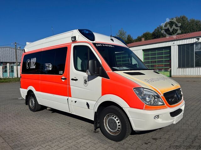 Feuerwehrfahrzeug MERCEDES-BENZ Sprinter 316 / Trage Liege Rampe