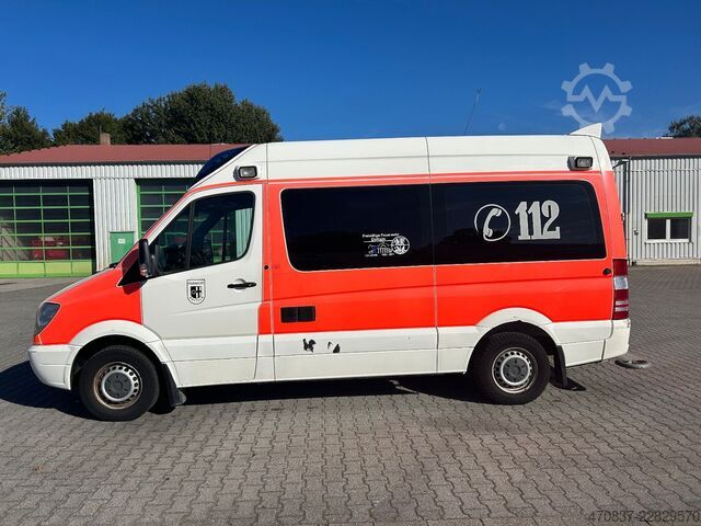 Feuerwehrfahrzeug MERCEDES-BENZ Sprinter 316 / Trage Liege Rampe