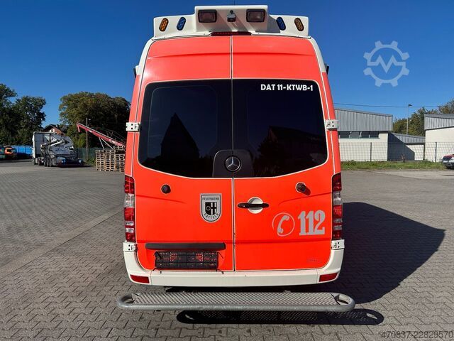 Feuerwehrfahrzeug MERCEDES-BENZ Sprinter 316 / Trage Liege Rampe