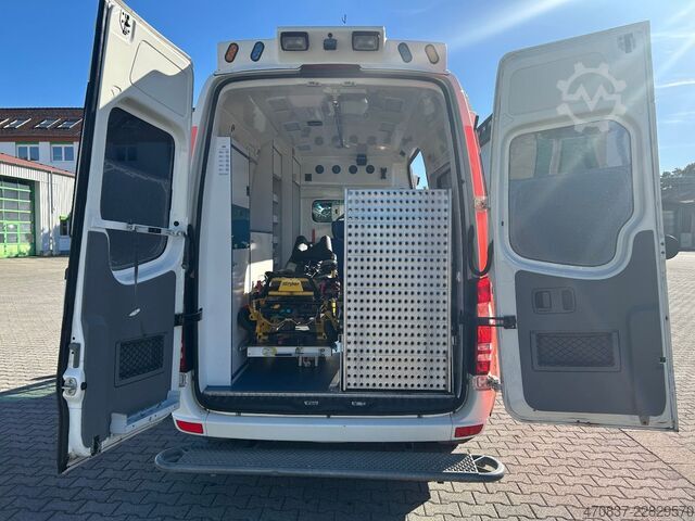 Feuerwehrfahrzeug MERCEDES-BENZ Sprinter 316 / Trage Liege Rampe