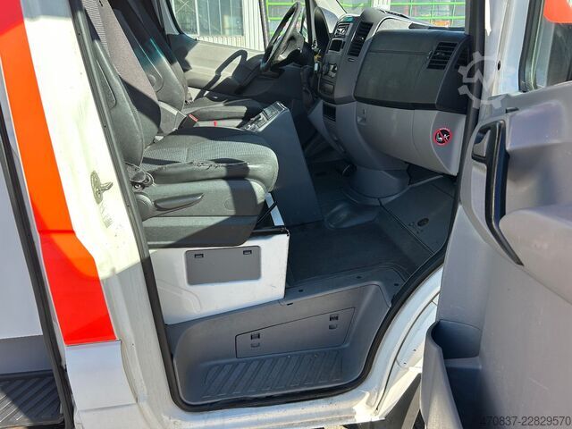 Feuerwehrfahrzeug MERCEDES-BENZ Sprinter 316 / Trage Liege Rampe