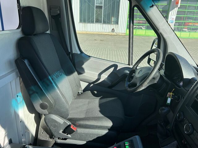 Feuerwehrfahrzeug MERCEDES-BENZ Sprinter 316 / Trage Liege Rampe