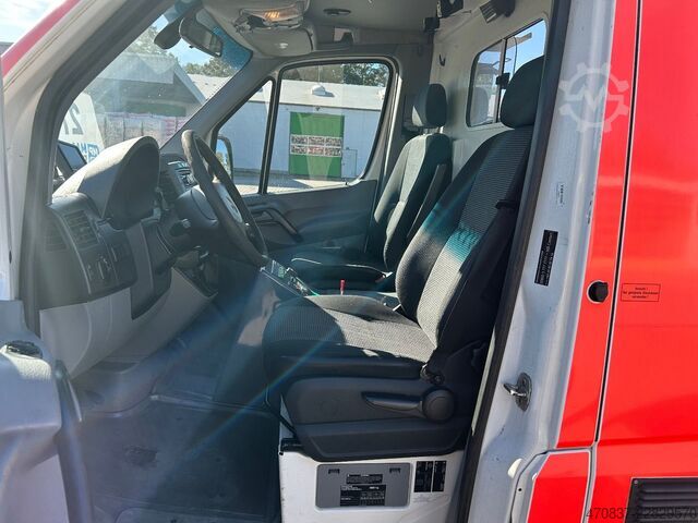 Feuerwehrfahrzeug MERCEDES-BENZ Sprinter 316 / Trage Liege Rampe