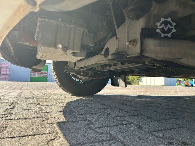 Feuerwehrfahrzeug MERCEDES-BENZ Sprinter 316 / Trage Liege Rampe