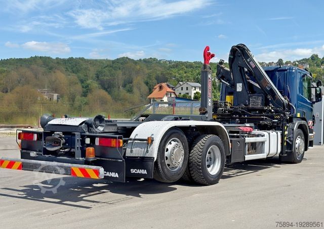 Abrollkipper SCANIA P 360 * ABROLLKIPPER * HIAB 111 BS -2 HIDUO/FUNK