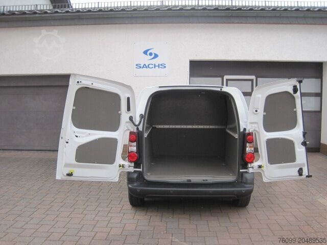 Maßgeschneiderter Lieferwagen Peugeot Partner 1.6 HDI Cateringausbau 3-Sitzer