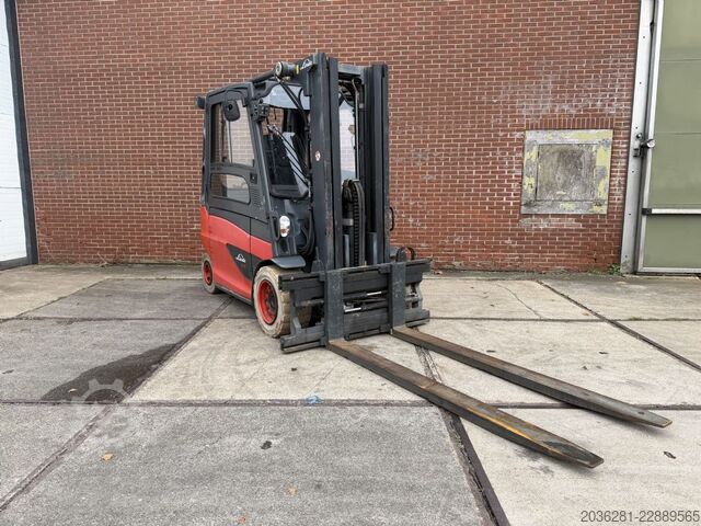 Elektro 4 Rad-Stapler Linde E50HL-01