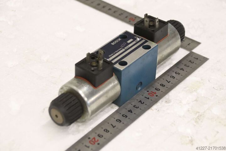 Directional control valve Bosch 