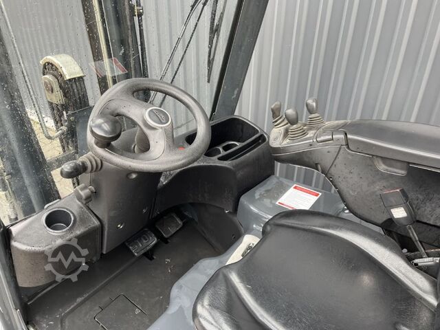 Electric 3-wheel forklift Linde E 16-02