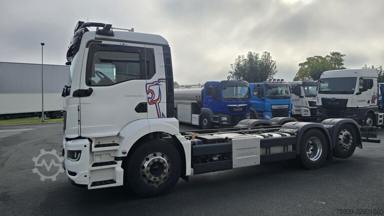 LKW-Fahrgestell MAN TGS 26.520 6x2