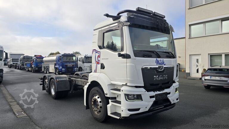 LKW-Fahrgestell MAN TGS 26.520 6x2