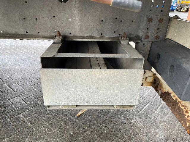Loading platform Schmitz Cargobull S01