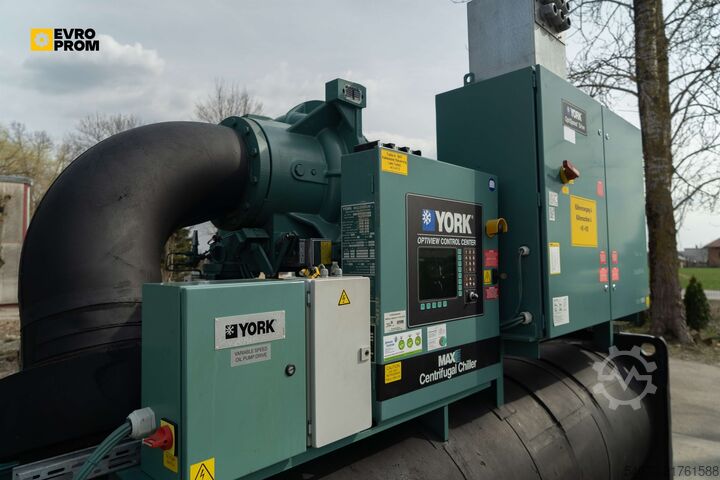 Chiller Used Industrial chiller YORK YK CF CG Q7 5CK F 2200 kW