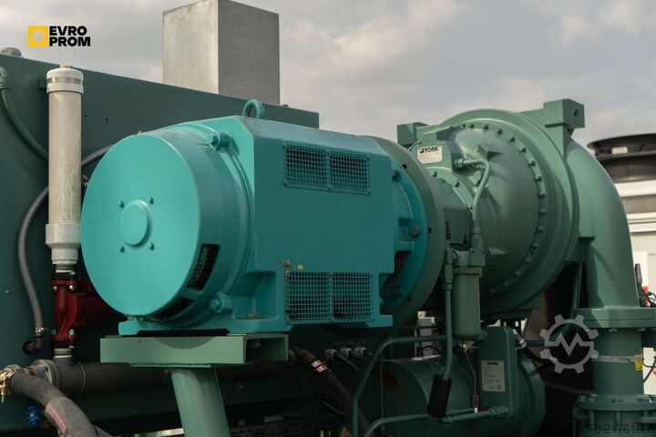Chiller Used Industrial chiller YORK YK CF CG Q7 5CK F 2200 kW