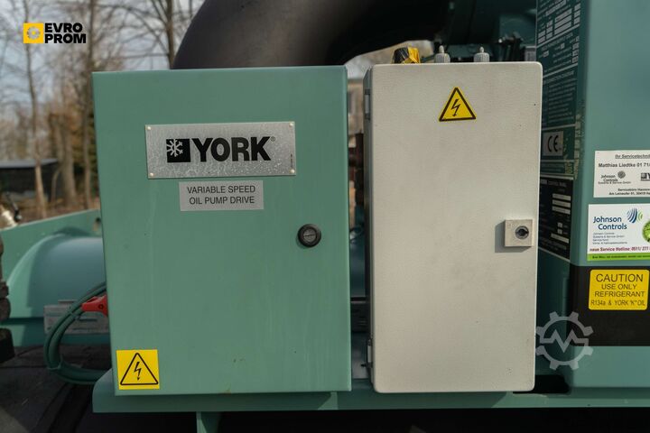Chiller Used Industrial chiller YORK YK CF CG Q7 5CK F 2200 kW