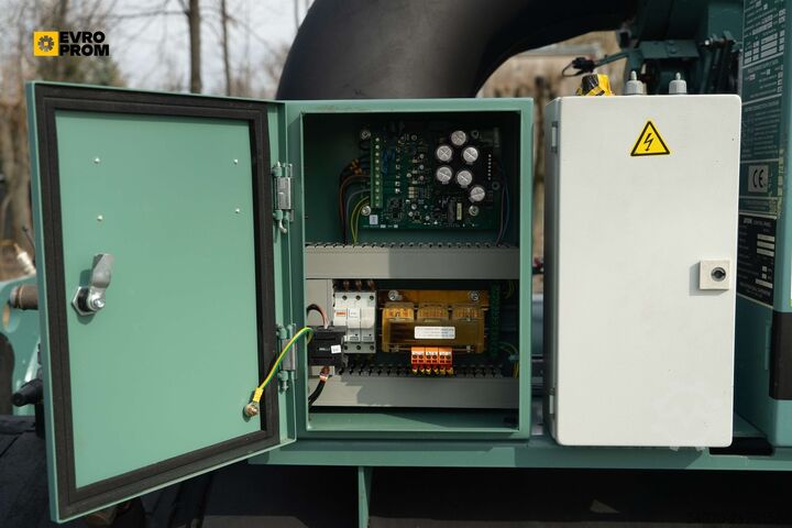 Chiller Used Industrial chiller YORK YK CF CG Q7 5CK F 2200 kW