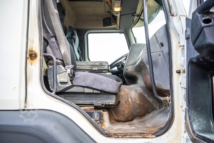 Tanker RENAULT KERAX 370-6X4+16000L/5COMP