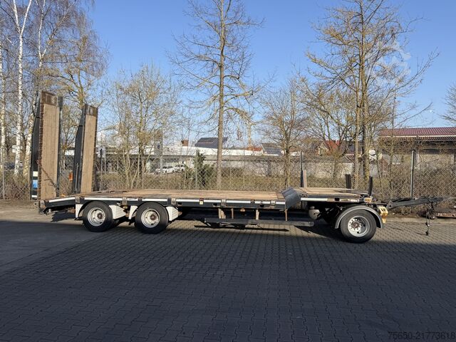 Low loader trailer Schwarzmueller T3  3 Achs Tiefladeranhänger