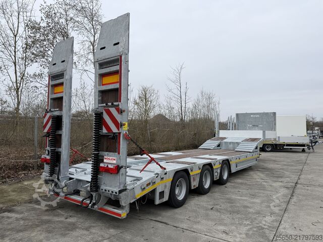 Low loader semitrailer Möslein ST 3  3 Achs Satteltieflader neu