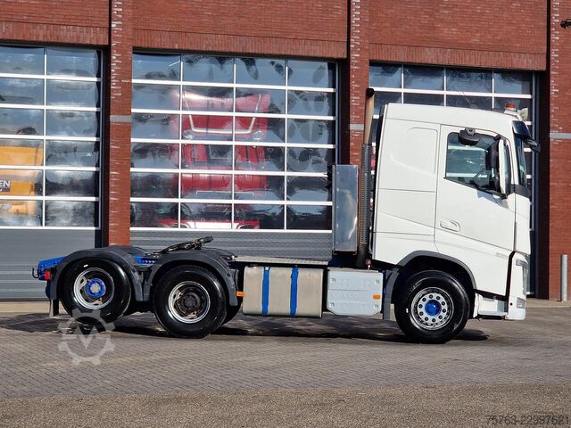 Volvo FH 540 Lowroof 6x4 - Lift axle - Retarder - PTO/Hydraulic - HUB reduction - Full air Volvo FH 540 Lowroof 6x4 - Lift axle - Retarder - PTO...