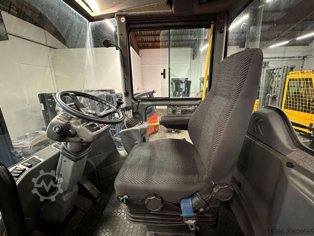 Heavy Forklift - Diesel Kalmar DCE 160-12