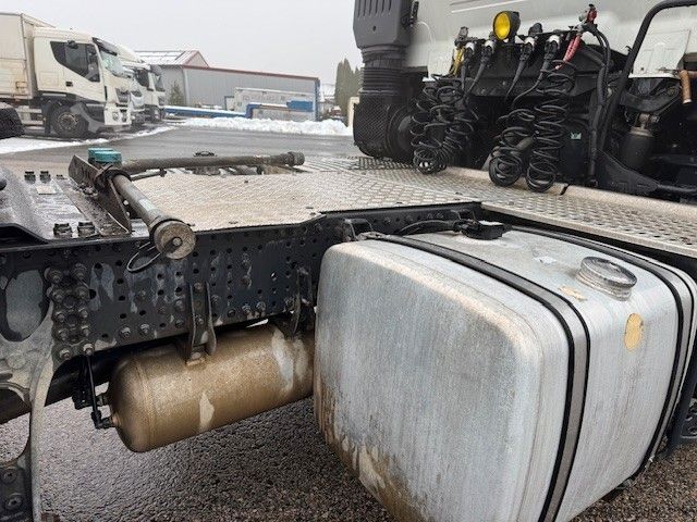 Standard tractor unit IVECO X-Way AS440X48T/P ON+ Intarder Kipphydraulik