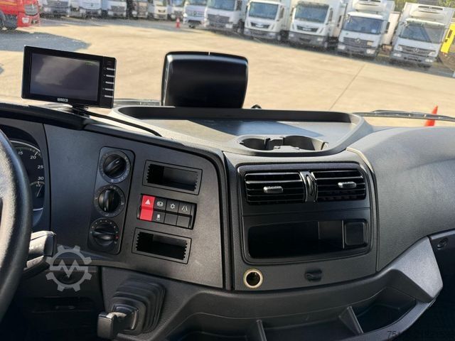 Refrigerator body van MERCEDES-BENZ ATEGO 818 L Kühlkoffer 5,2 m LBW 1 T*THERMO T+N