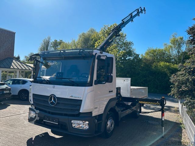 Pick-up van MERCEDES-BENZ 821 Atego Pritsche mit HIAB 066D Kran