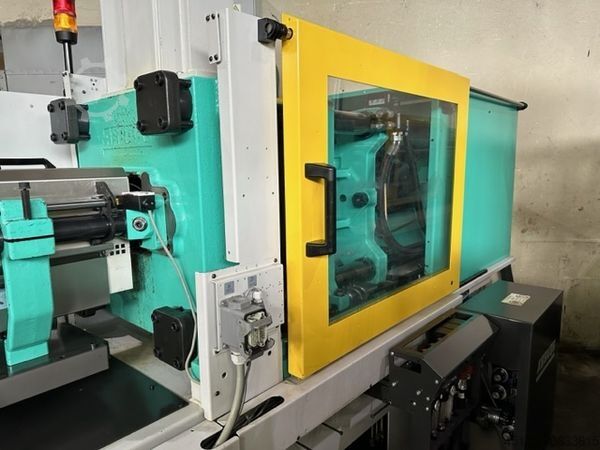 Injection molding machine Arburg 470C 1500-400