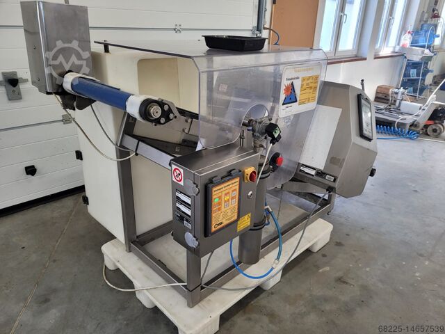 Metal detector with product ejection CEIA THS